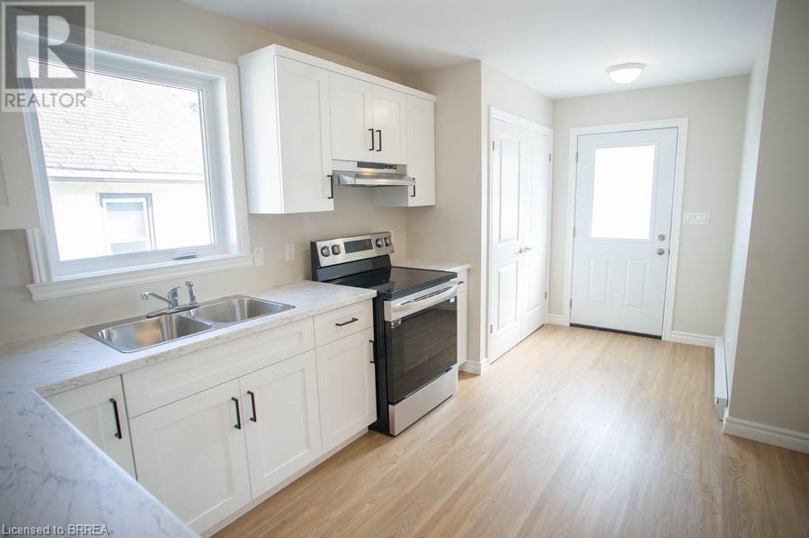 245 METCALFE Street N Unit# UPPER