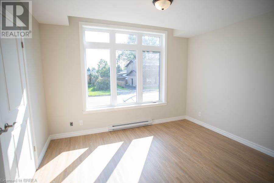245 METCALFE Street N Unit# UPPER