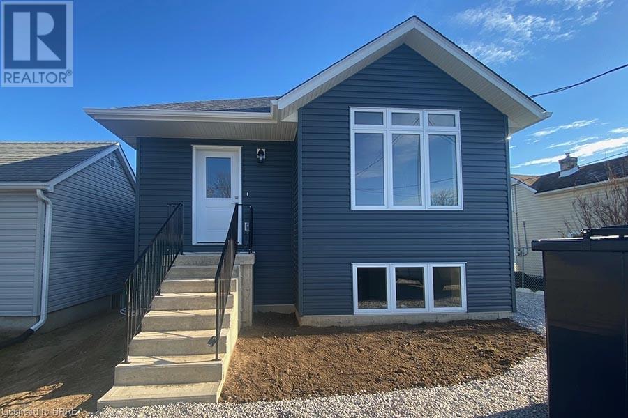 245 METCALFE Street N Unit# LOWER