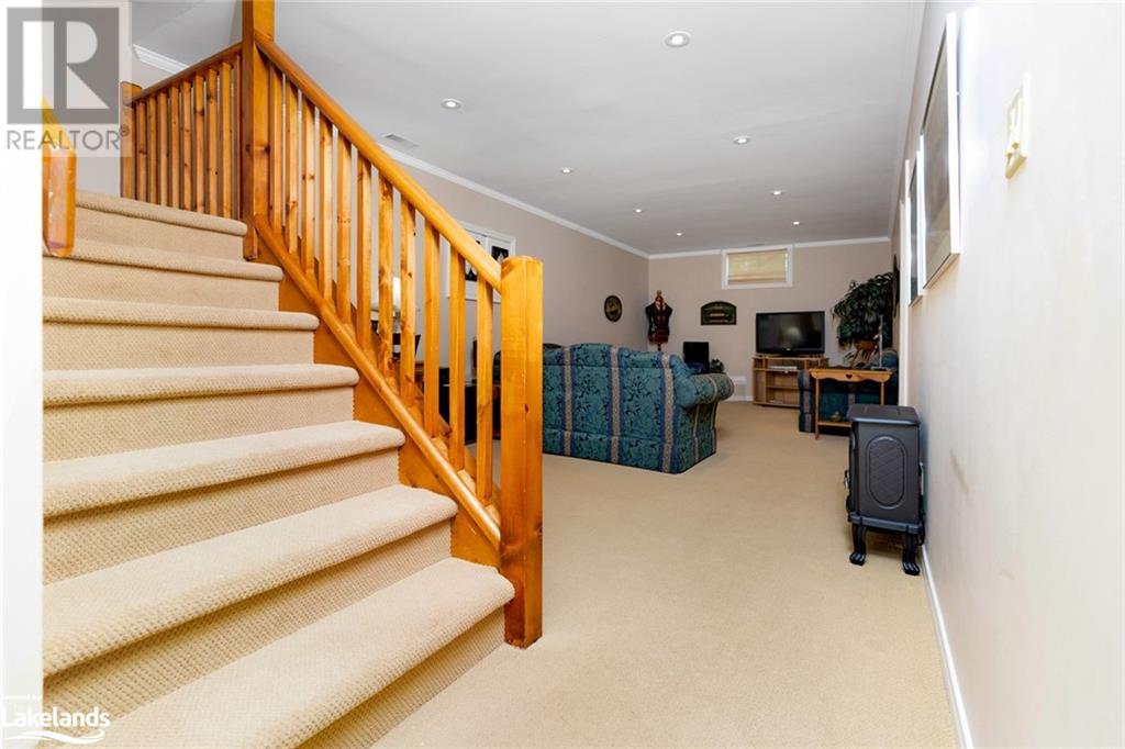 110 LAURIE'S Court