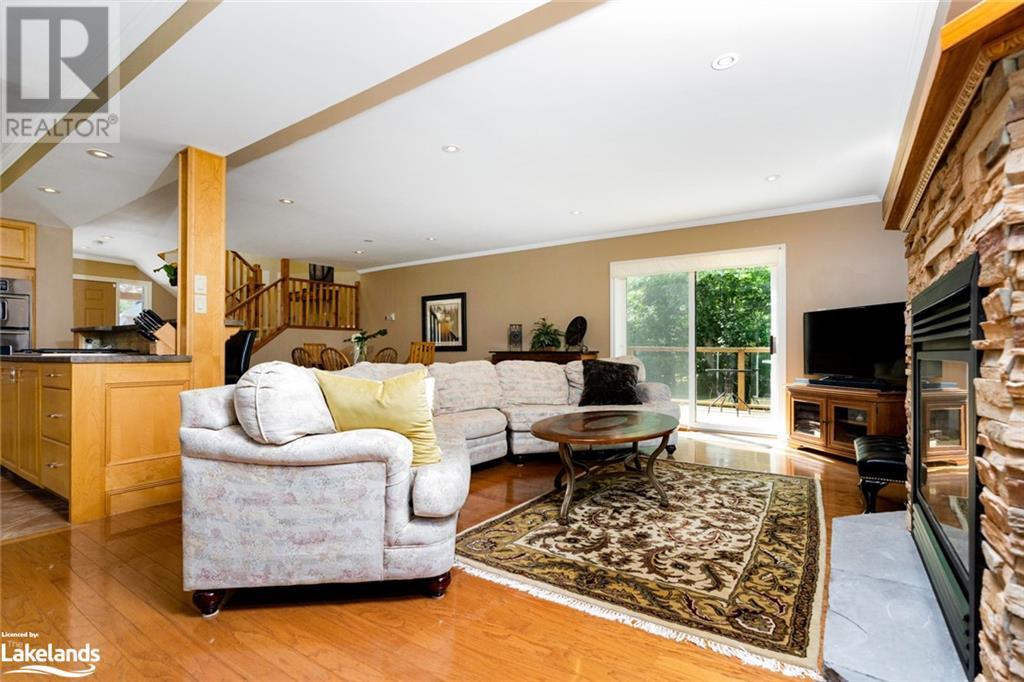 110 LAURIE'S Court