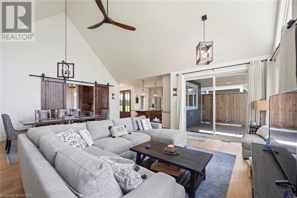 868 STEPHENTOWN Lane