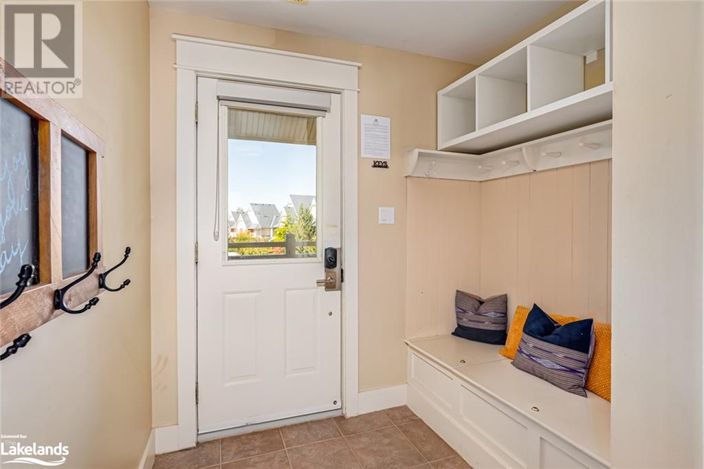 125 FAIRWAY Court Unit# 221