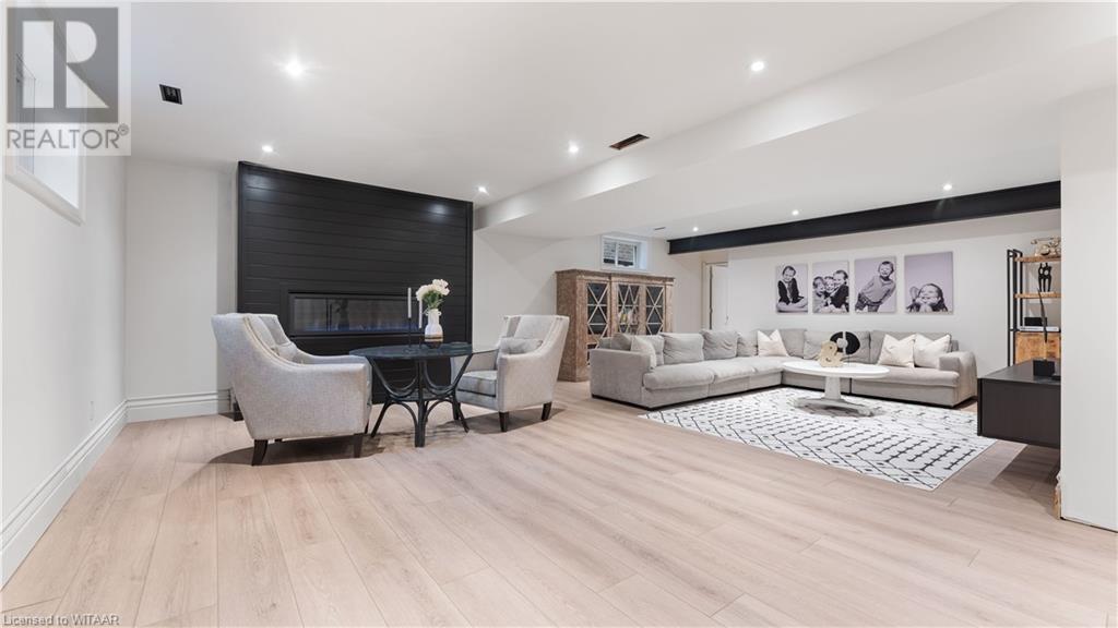 651 LAKEVIEW Drive