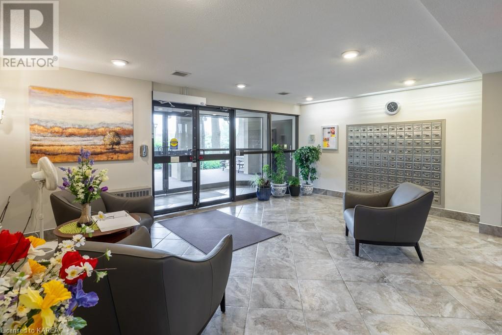 66 GREENVIEW Drive Unit# 501