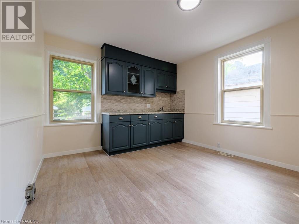 1139 3RD Avenue W