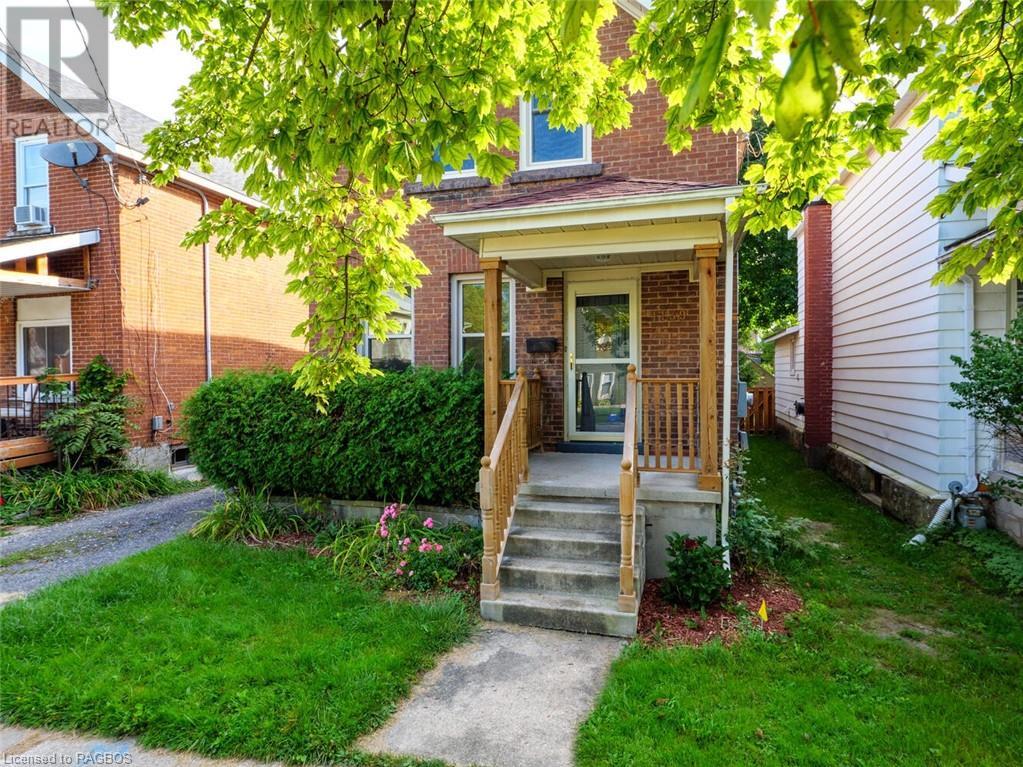 1139 3RD Avenue W