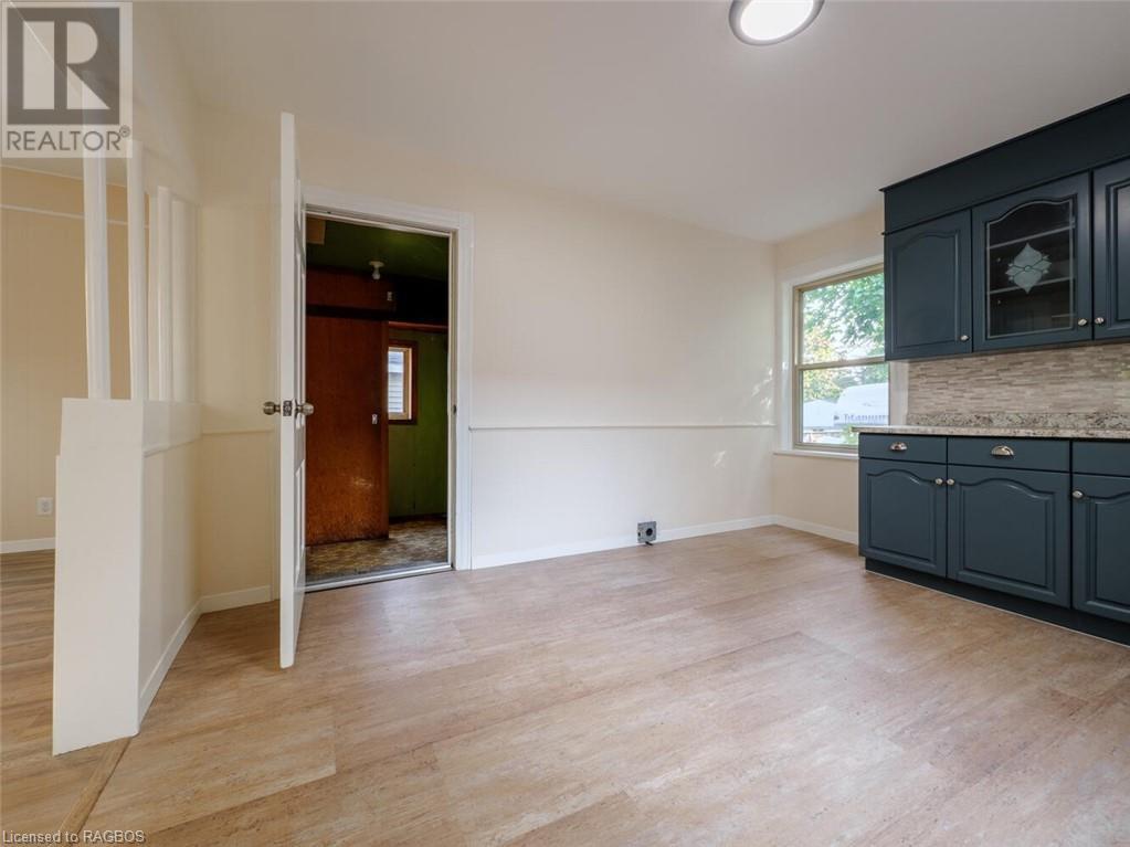 1139 3RD Avenue W
