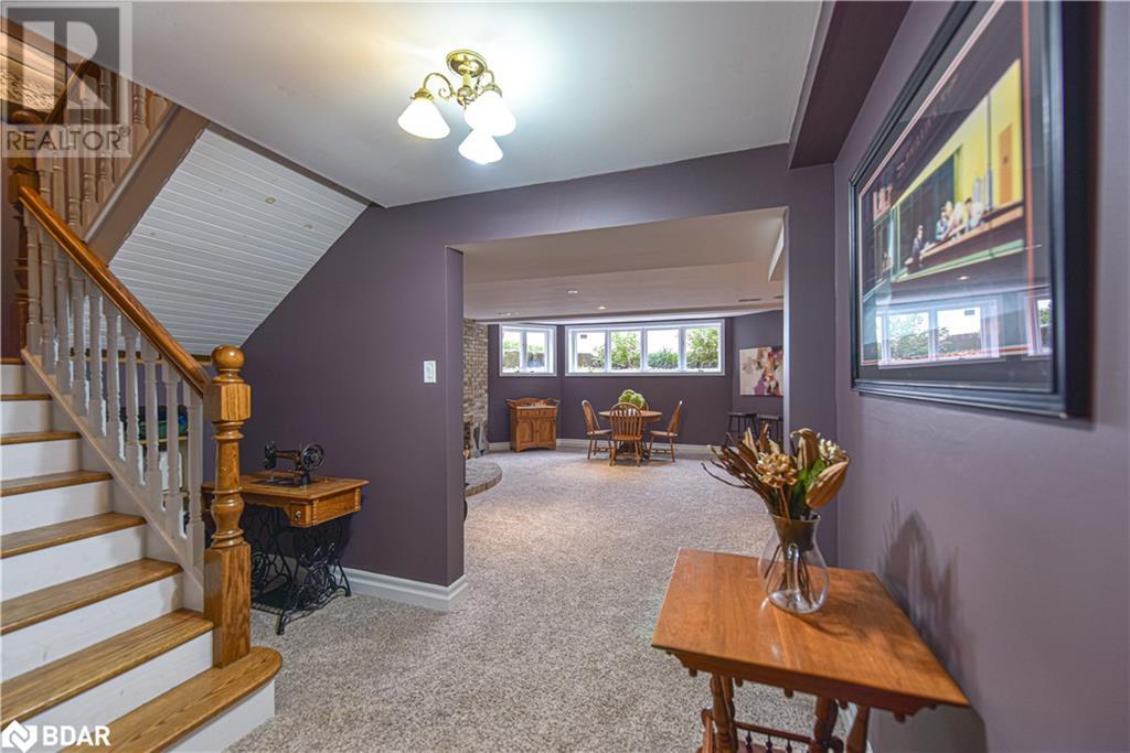 449 VICTORIA Crescent