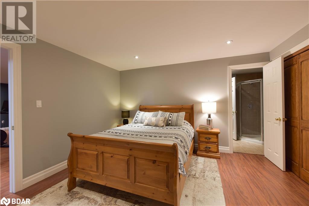 449 VICTORIA Crescent