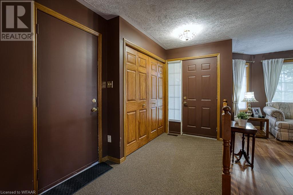25 MOULTON Court