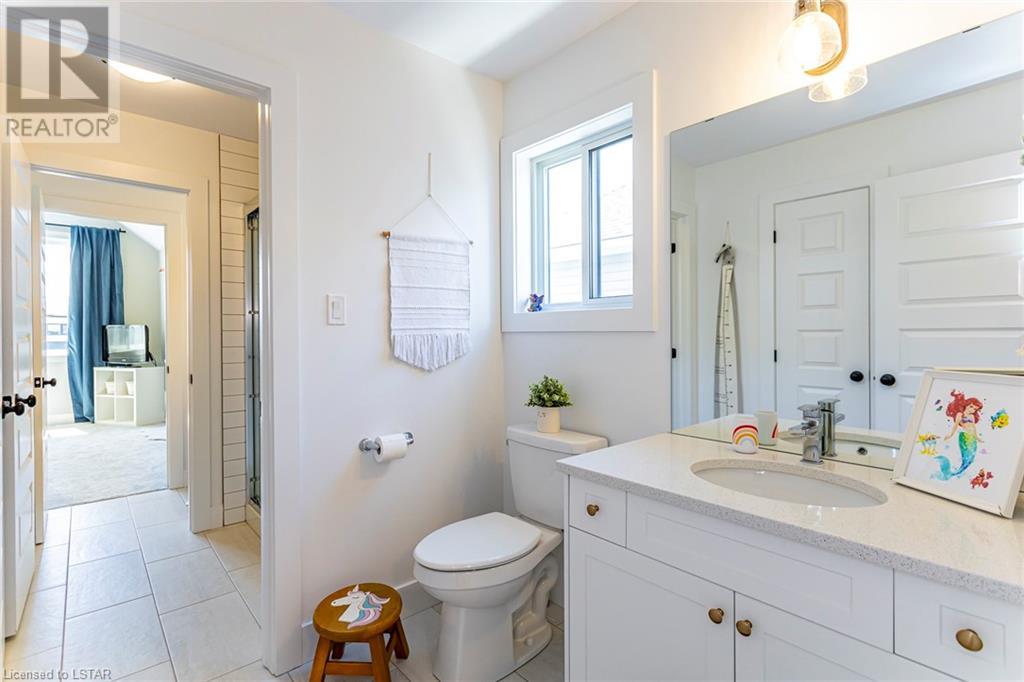 216 CRESTVIEW Drive