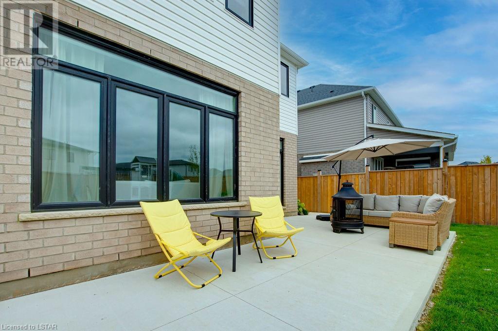 216 CRESTVIEW Drive