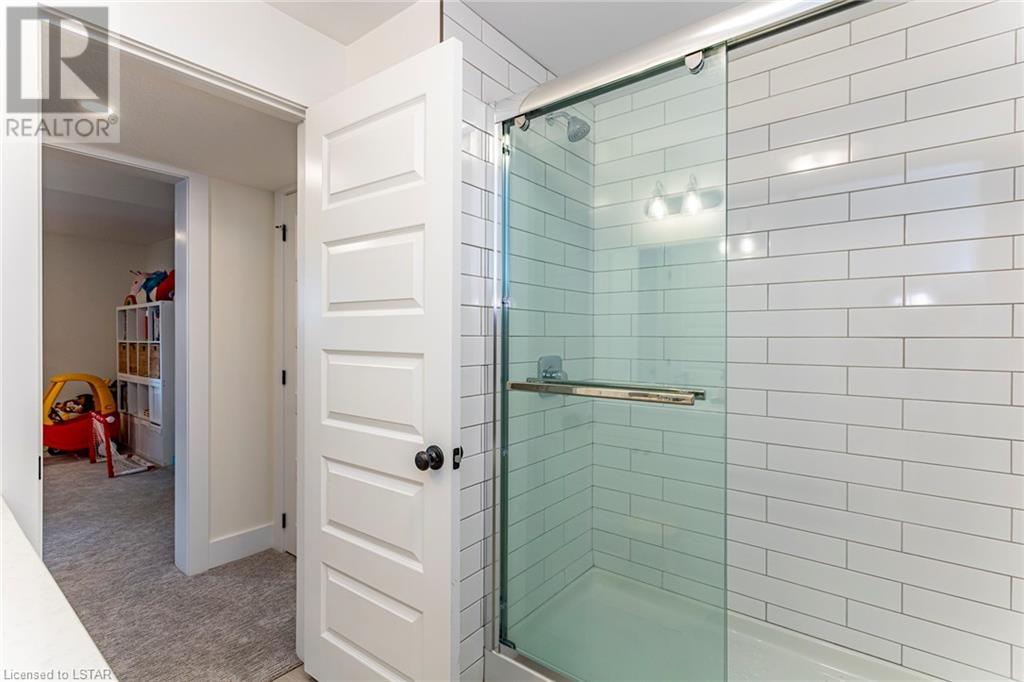 216 CRESTVIEW Drive
