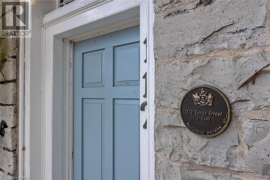 112 YONGE Street