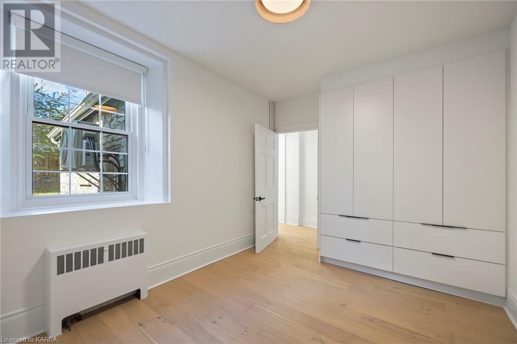 112 YONGE Street