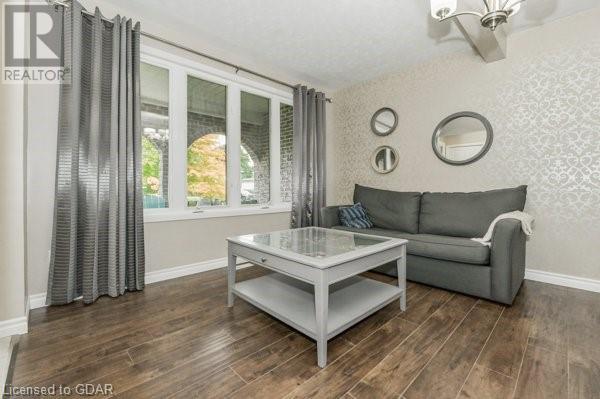 10 WELLINGTON Drive