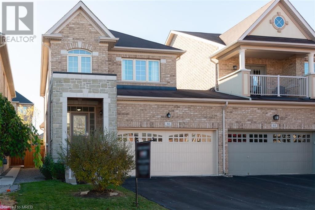 86 REYNOLDS Crescent