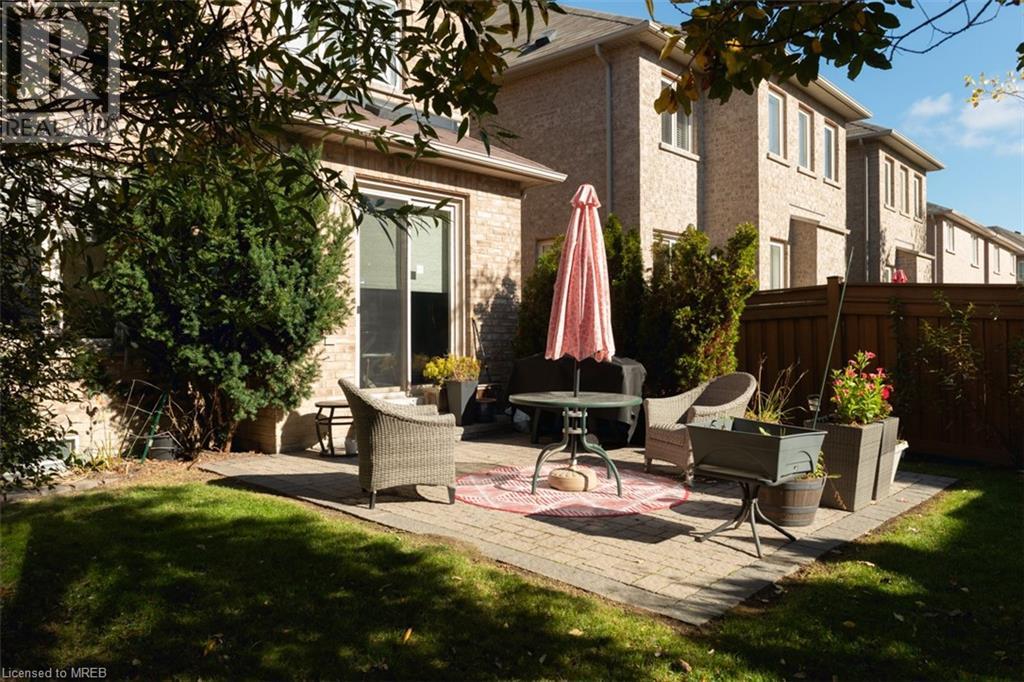 86 REYNOLDS Crescent