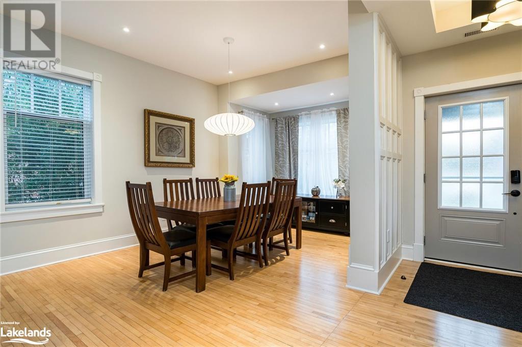 94 NELSON Street W