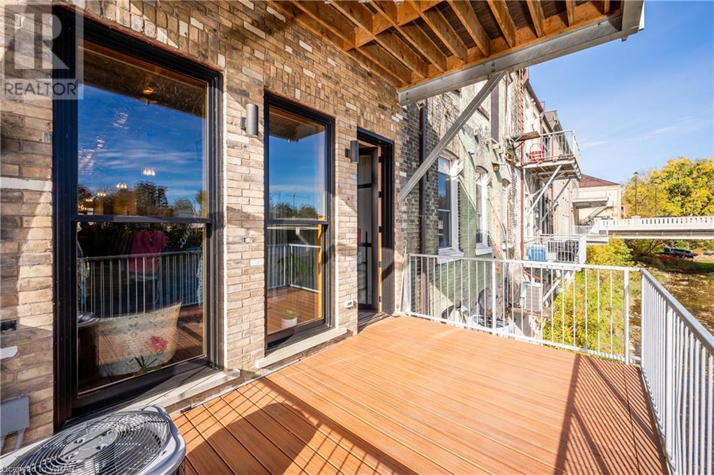 73 GRAND RIVER Street N