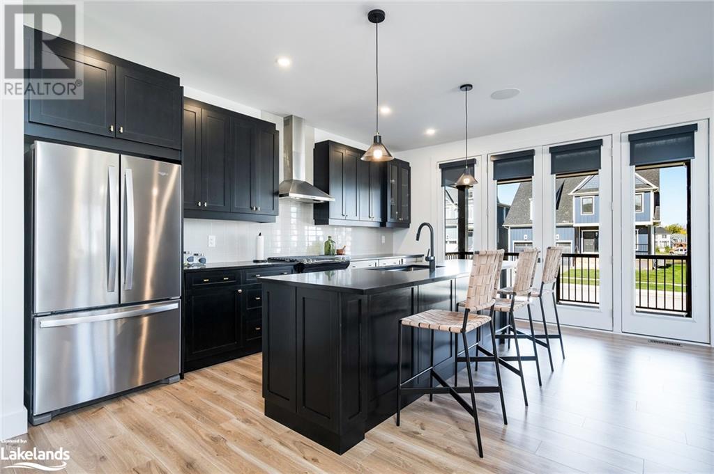 111 BLACK WILLOW Crescent