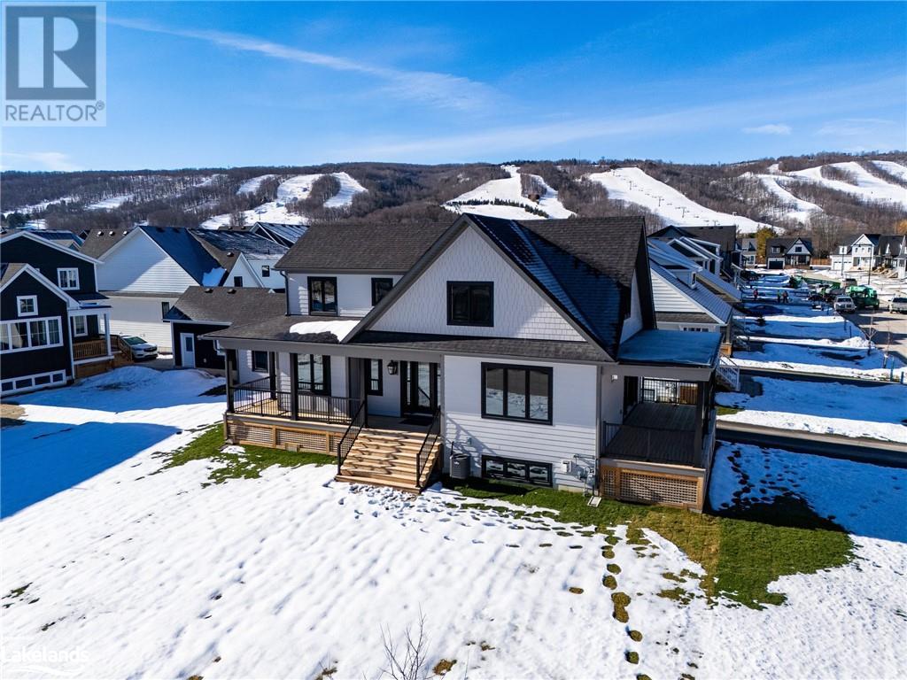 111 BLACK WILLOW Crescent