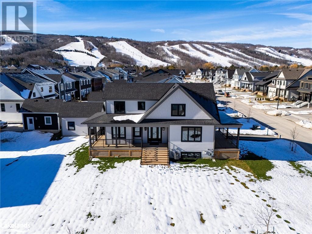 111 BLACK WILLOW Crescent