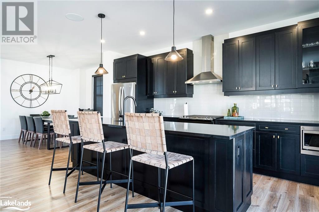 111 BLACK WILLOW Crescent