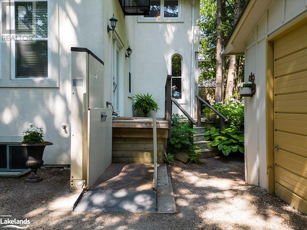 37 ELMA Street S