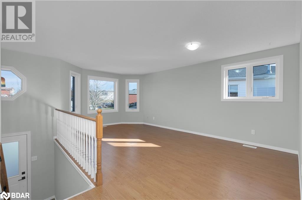 10 SELKIRK Crescent