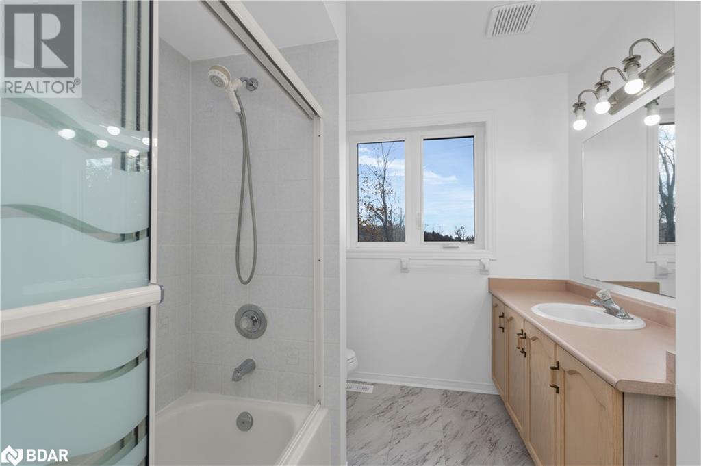 10 SELKIRK Crescent