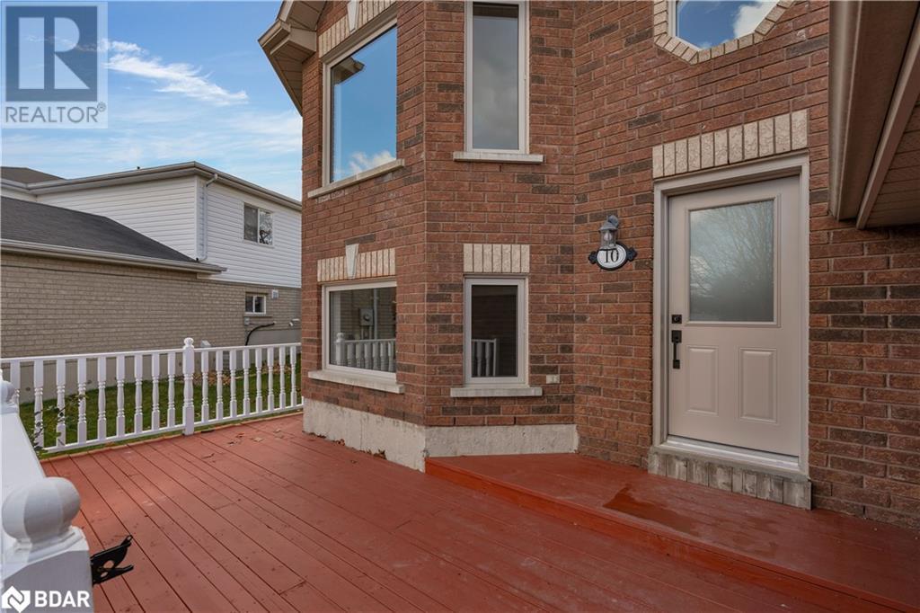 10 SELKIRK Crescent