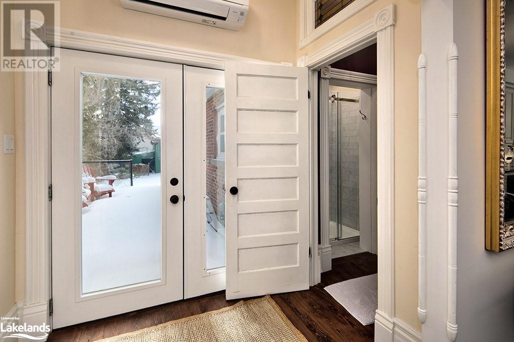 27 COLLINGWOOD Street W