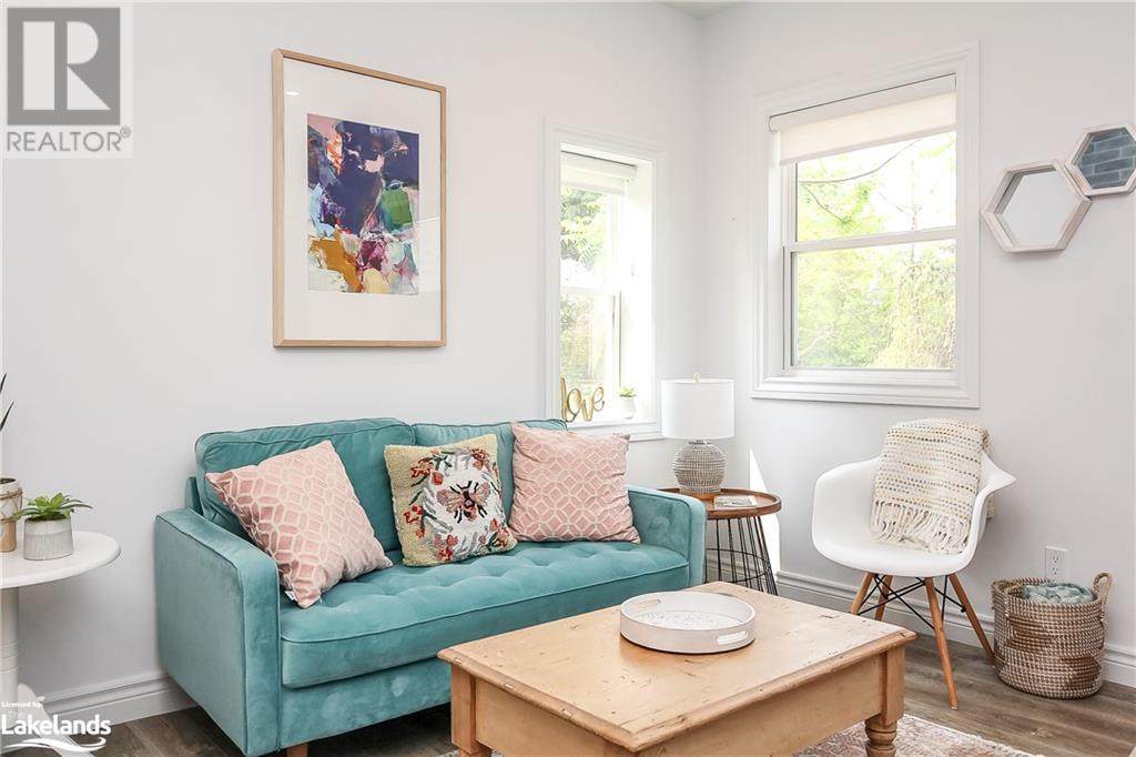 27 COLLINGWOOD Street W