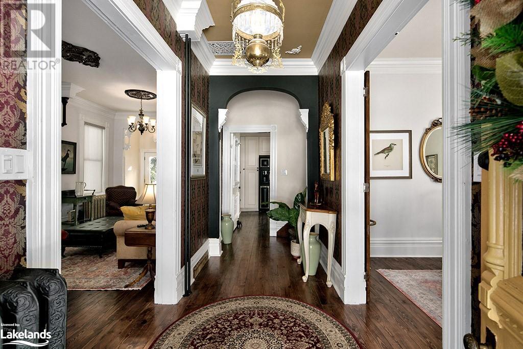 27 COLLINGWOOD Street W