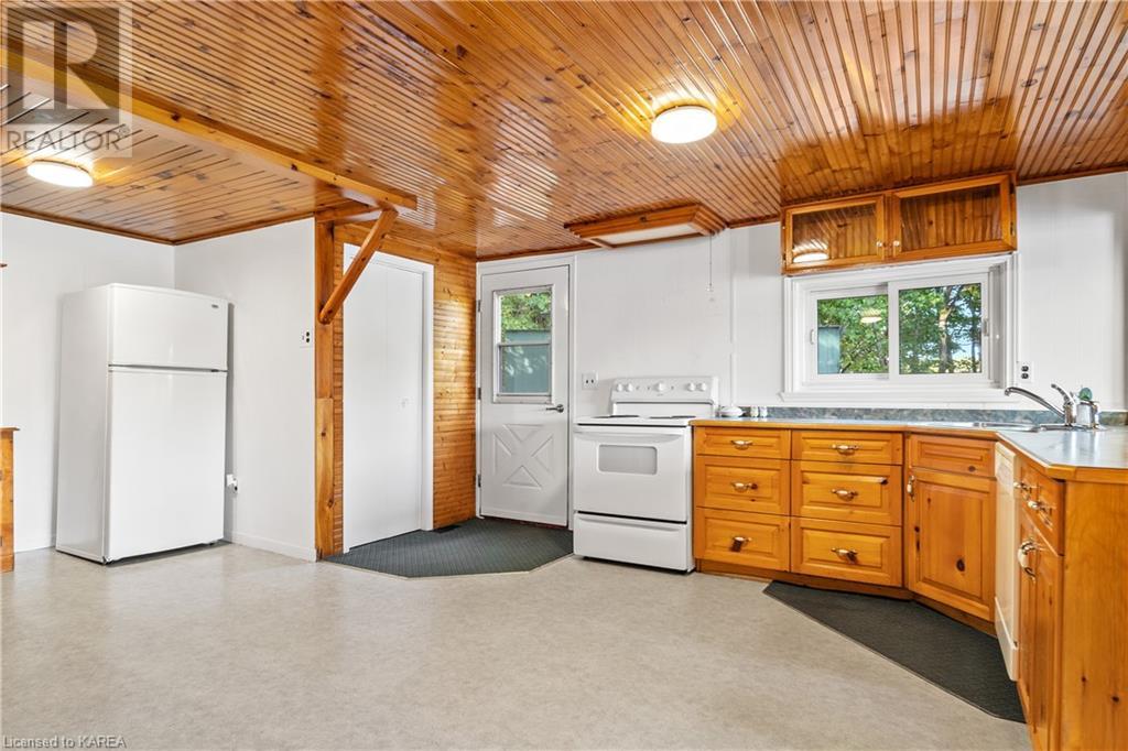 1124 OTTER POINT Lane