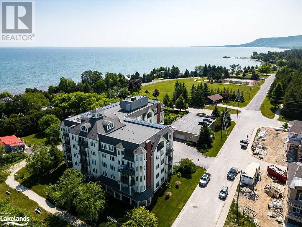 10 BAY Street E Unit# 208