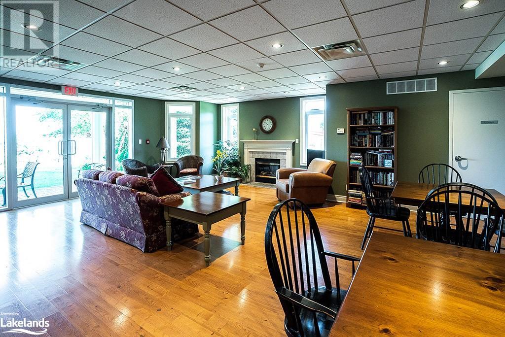 10 BAY Street E Unit# 208