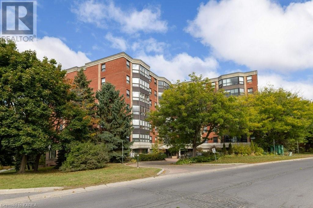 675 DAVIS Drive Unit# 501