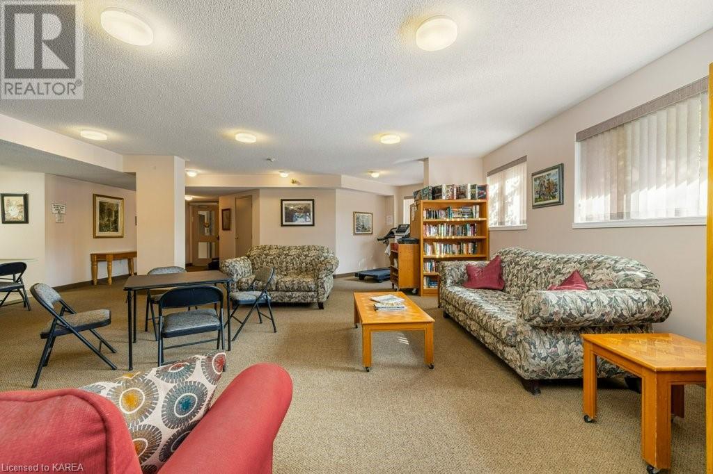 675 DAVIS Drive Unit# 501