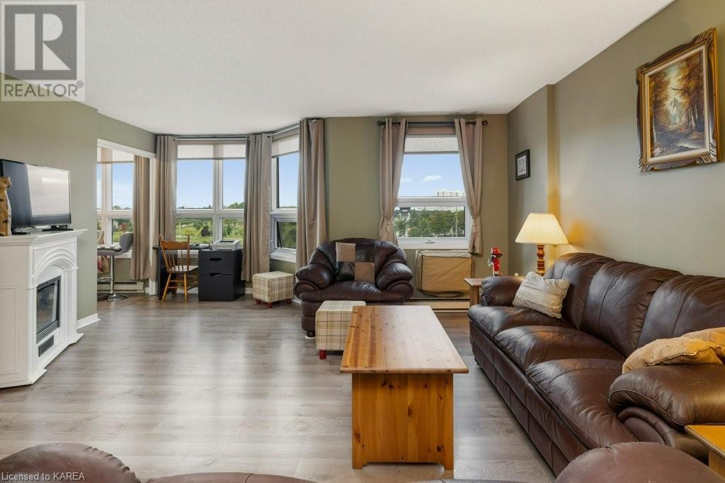 675 DAVIS Drive Unit# 501