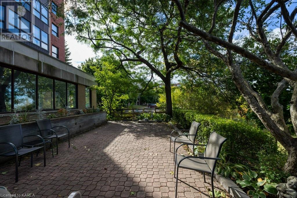 675 DAVIS Drive Unit# 501