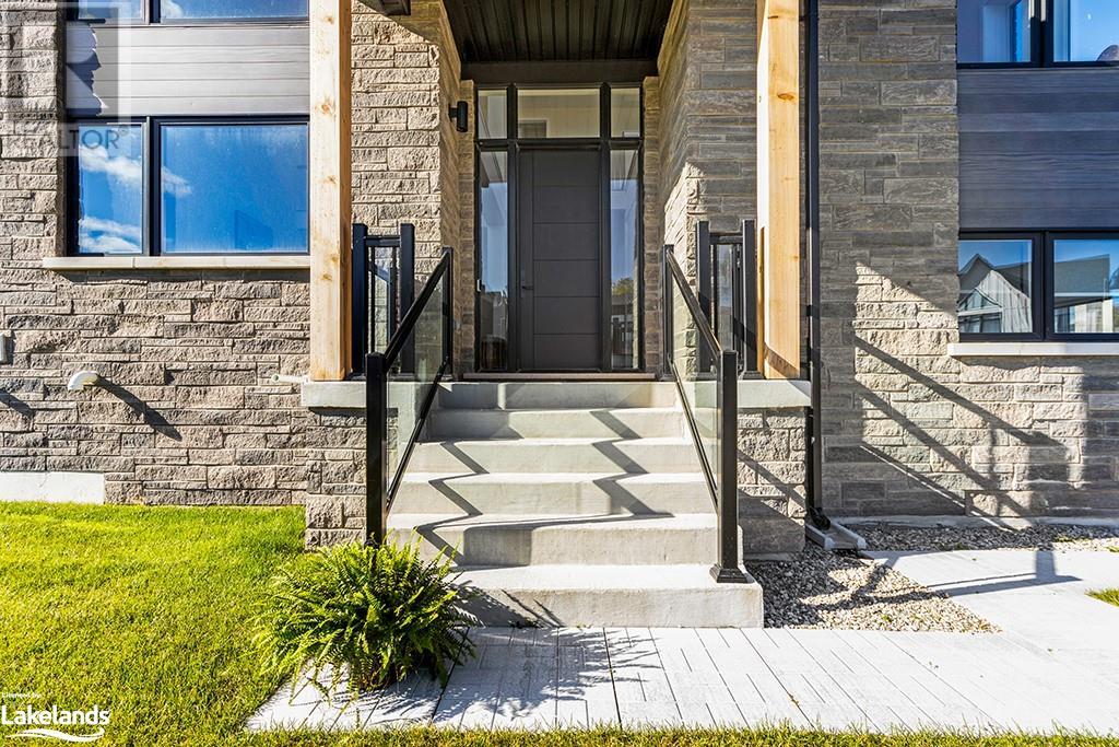 157 SPRINGSIDE Crescent