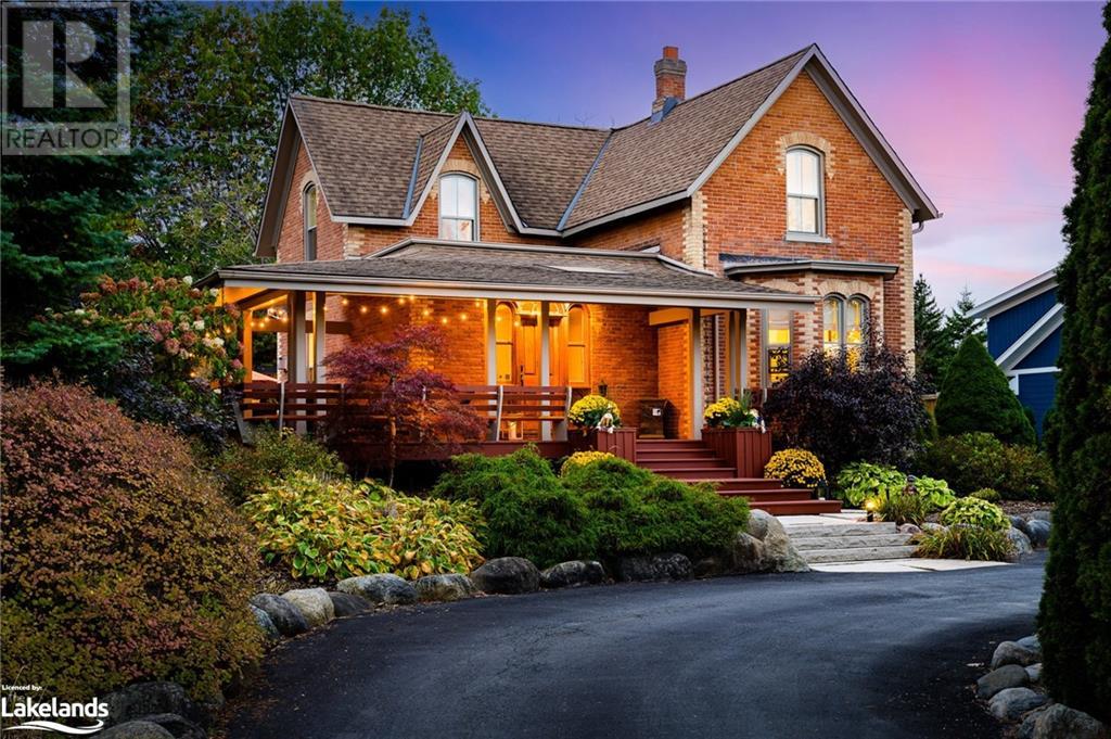 13 HURON Street W