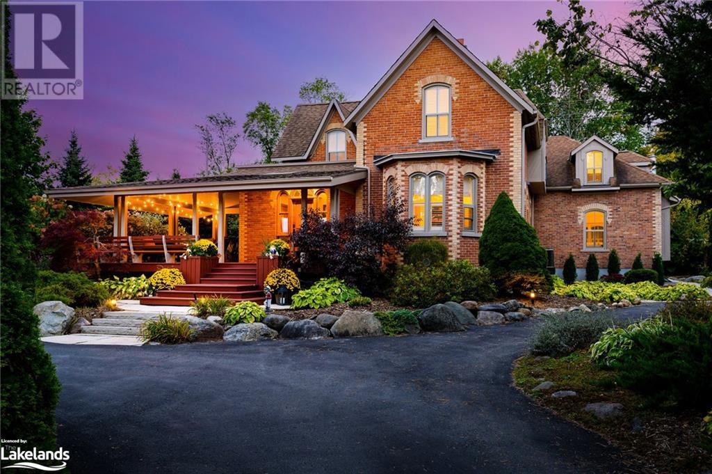 13 HURON Street W