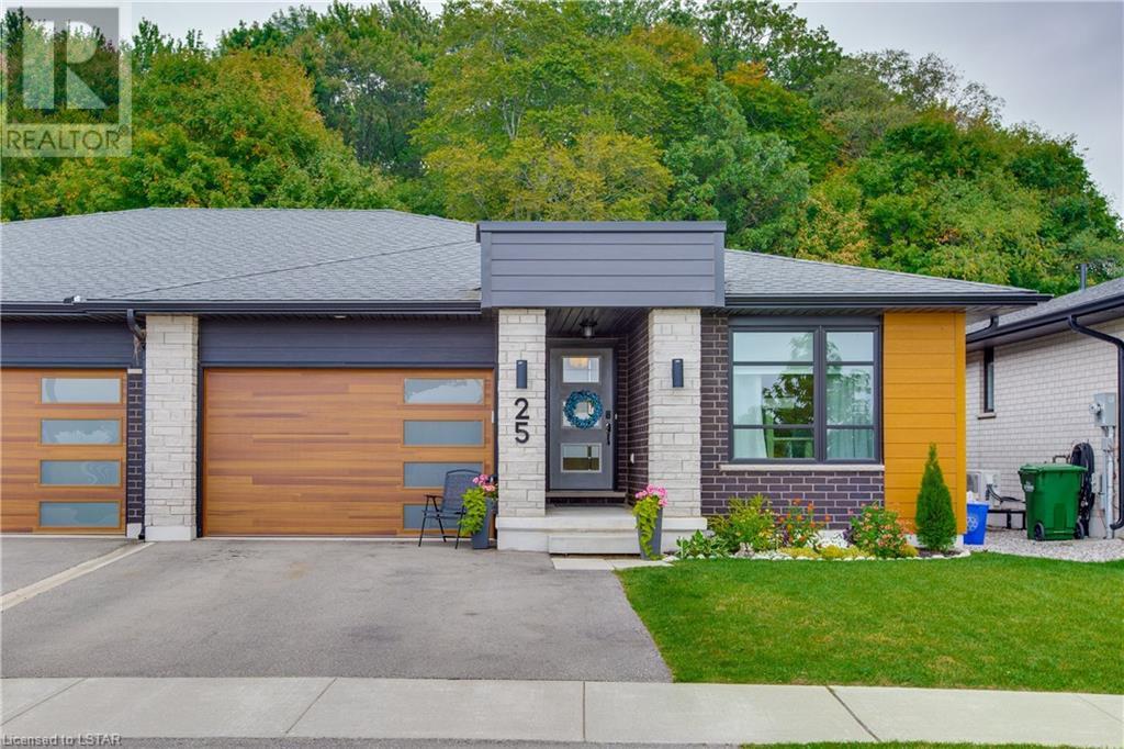 25 BENJAMIN Parkway