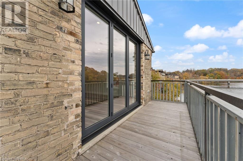 19 GRAND RIVER Street N Unit# 202