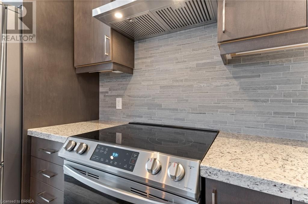 19 GRAND RIVER Street N Unit# 202