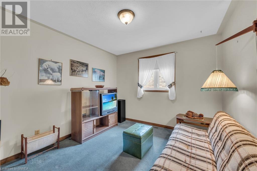 10 JOHNSON Crescent